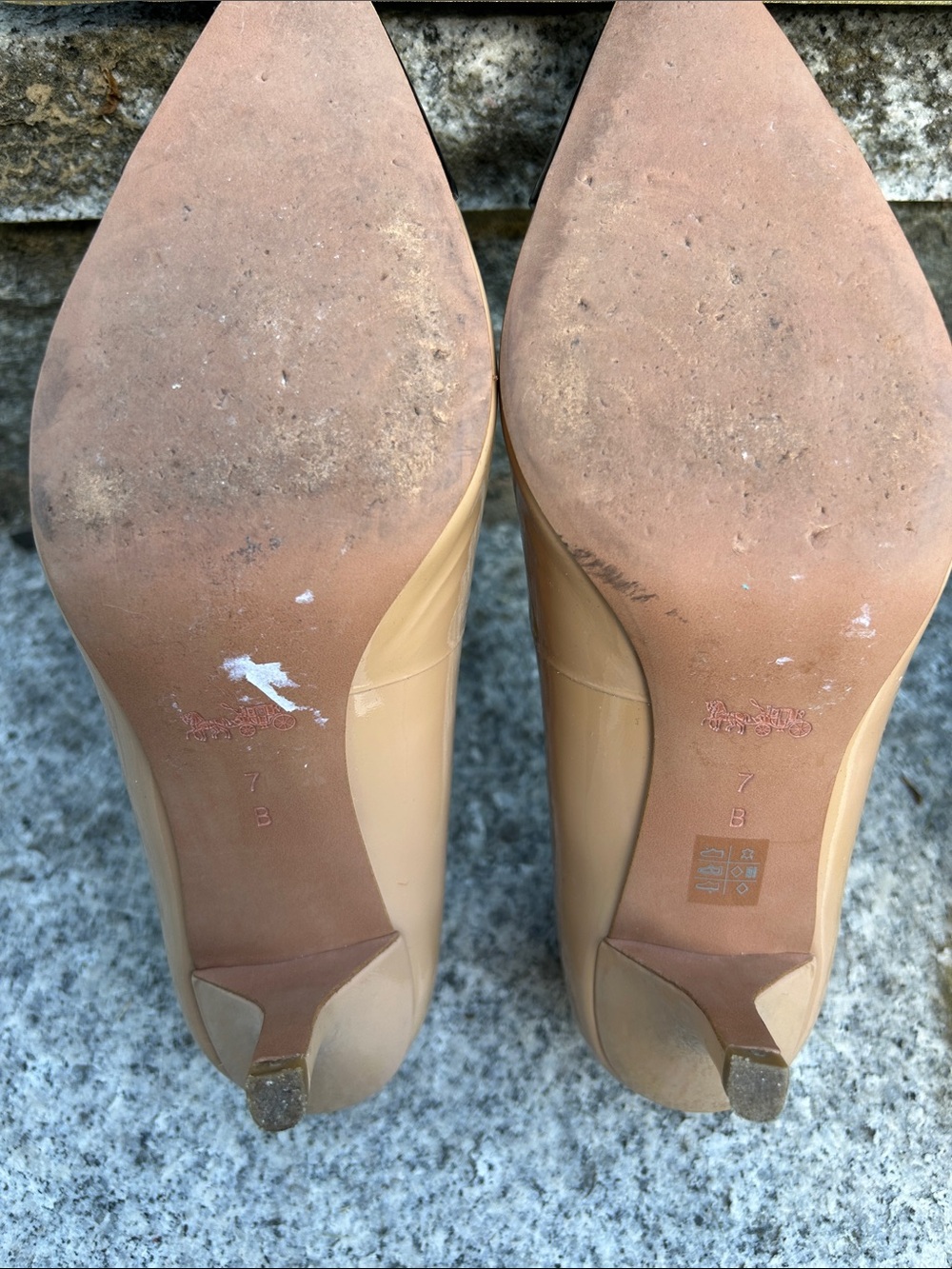 Coach Nude Patent Leather Pumps with Black Patent Pointed Toe - Picture 3 of 6